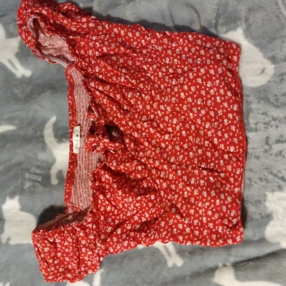 Crop top floral shirt